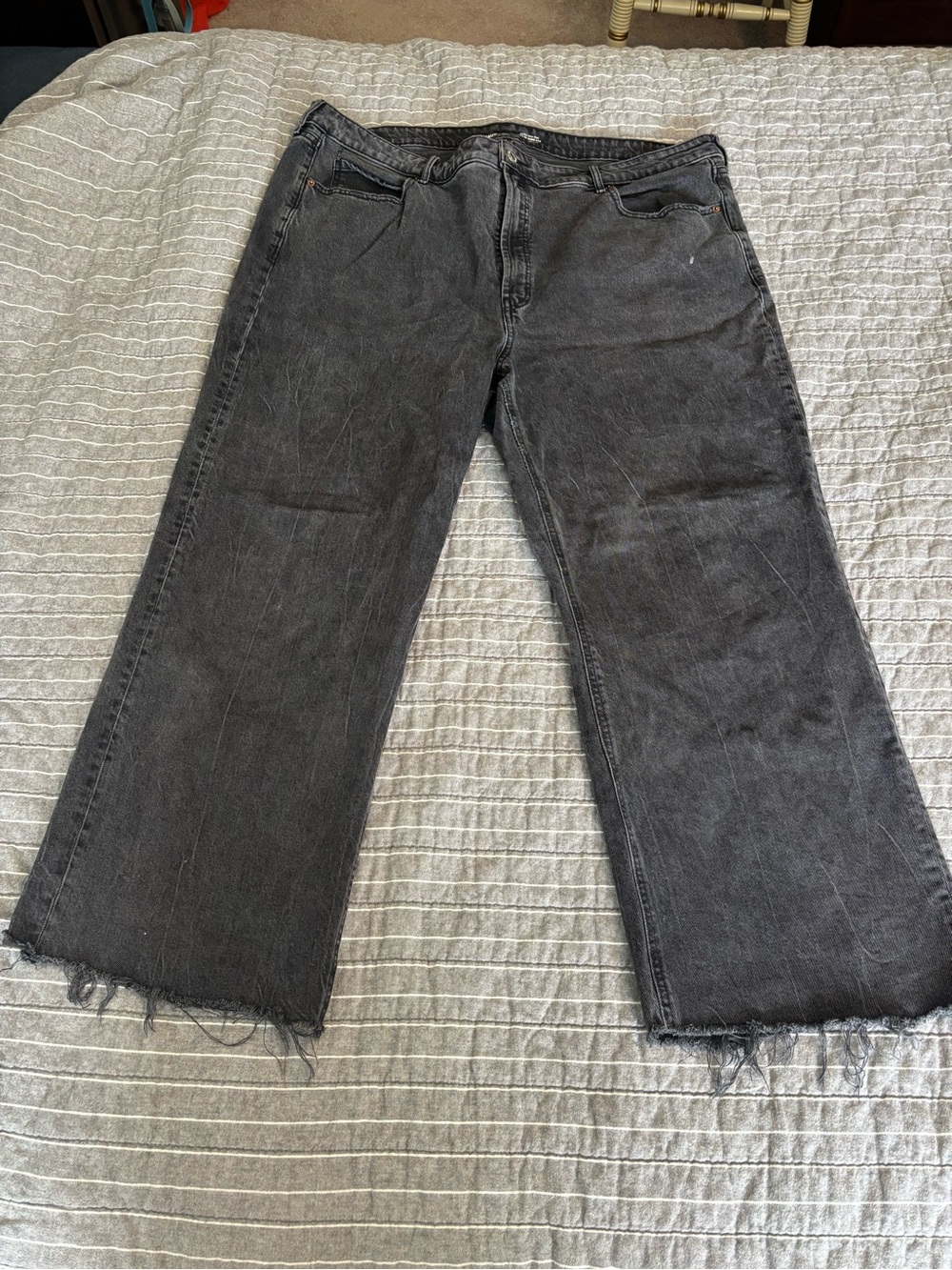 Old Navy Black Wide-Leg Raw Hem Jeans